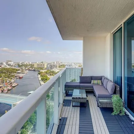 Miami Luxury Condo With Waterview & Next To Brickell